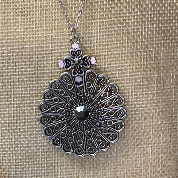 paparazzi Jewelry - Paparazzi Silver and Black Filigree Necklace and Earrings Set